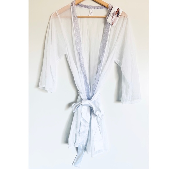 🎁 5/$25 Sale - Sheer Sleeve Robe Bridal White Romantic Wedding Sleepwear S/M NWT - Picture 3 of 12